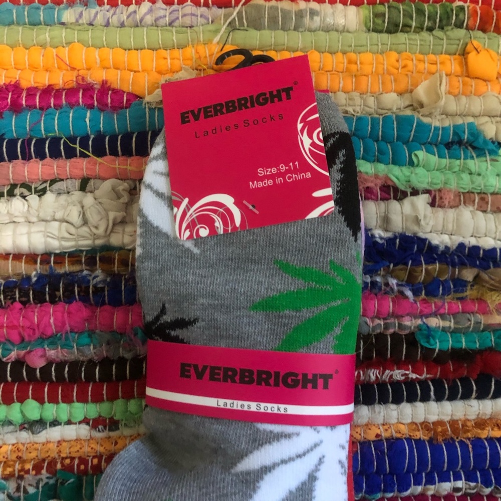 Weed socks - Picture 2 of 4